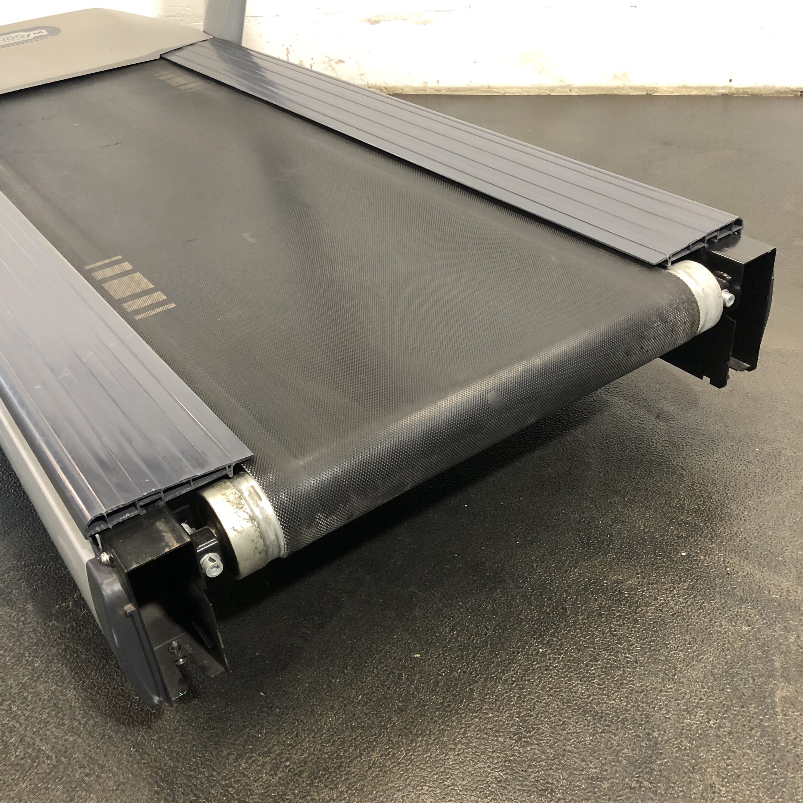 Technogym RUN 500 Treadmill - Image 2