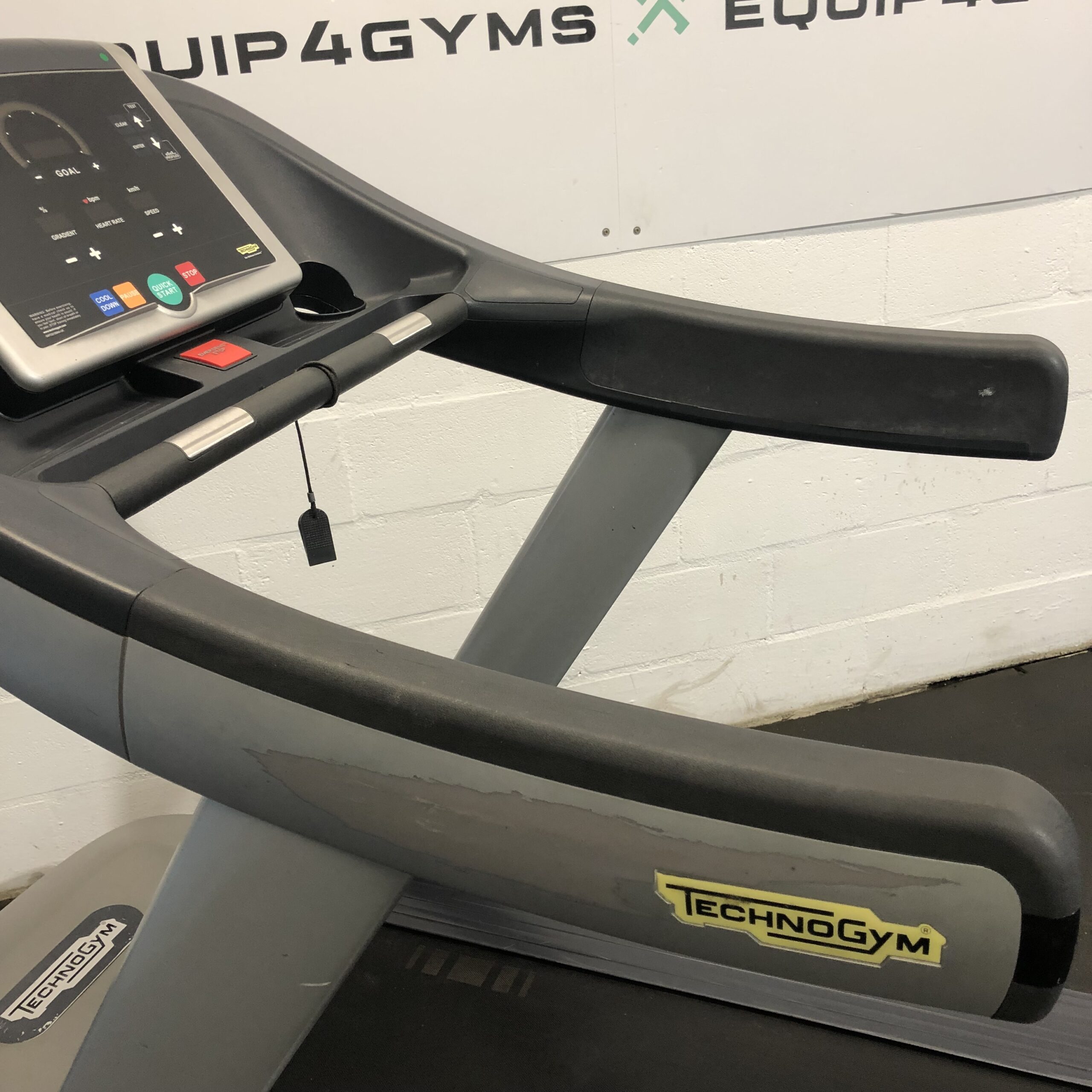 Technogym RUN 500 Treadmill - Image 3