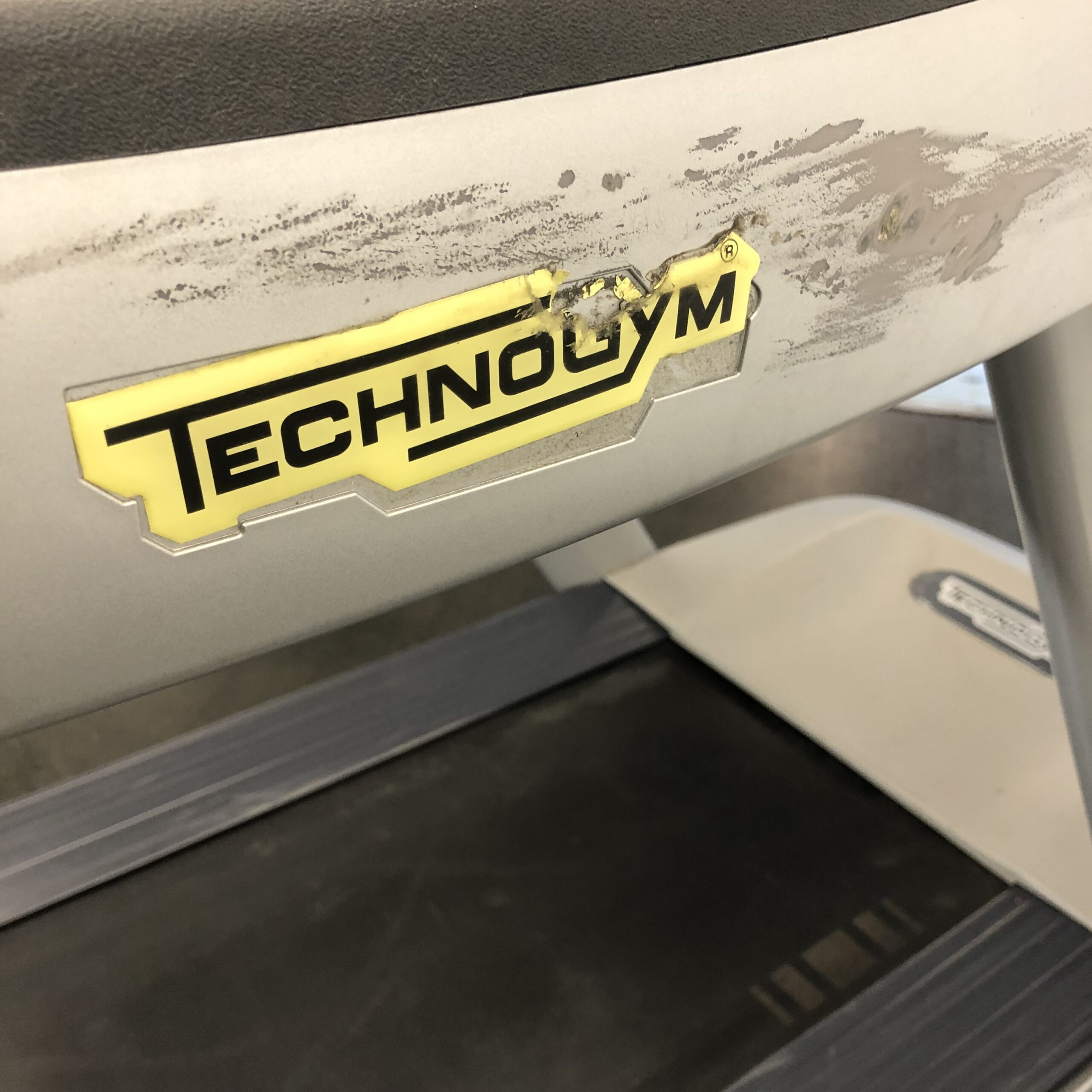 Technogym RUN 500 Treadmill - Image 6