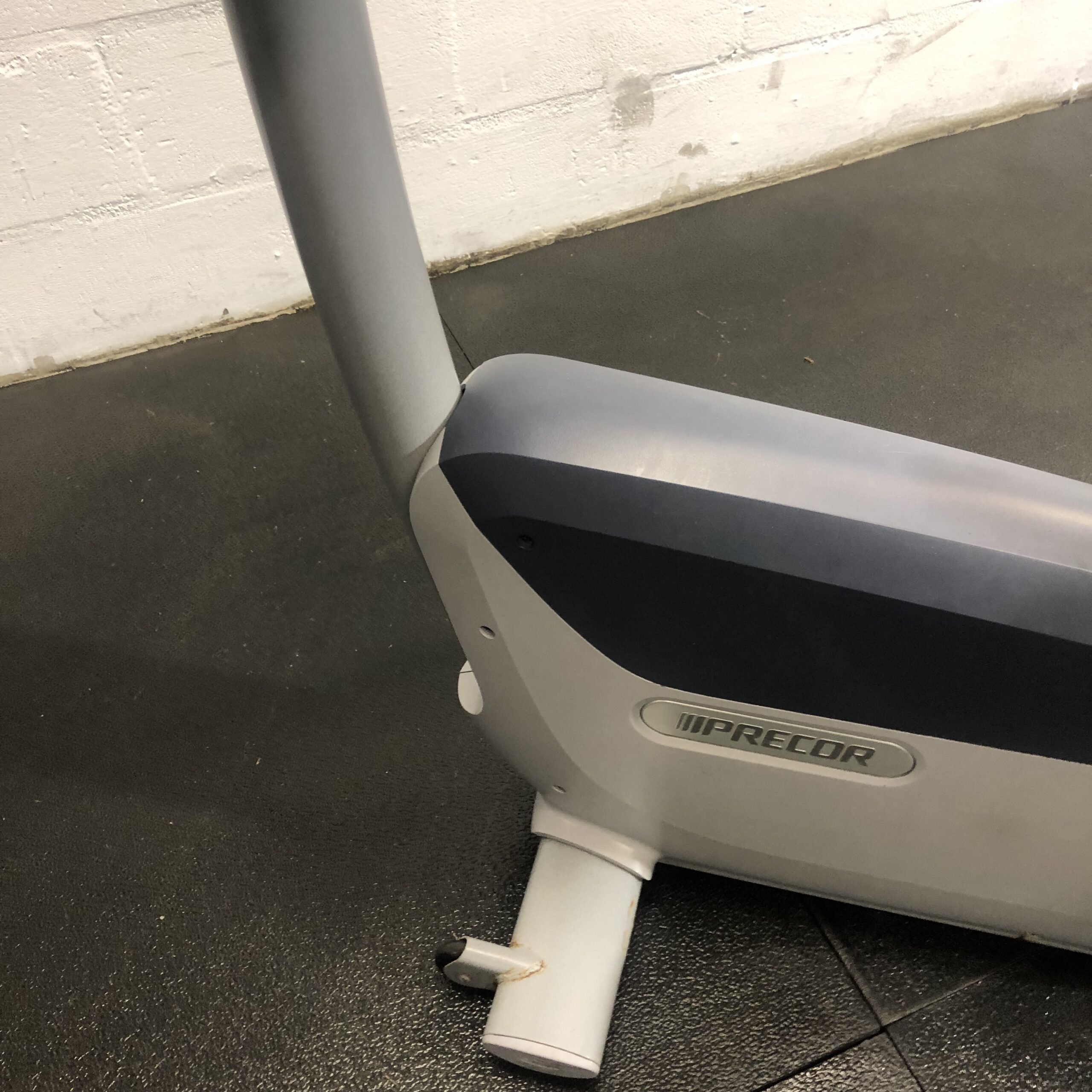 Precor UBK 835 Upright Bike Rental - Image 3