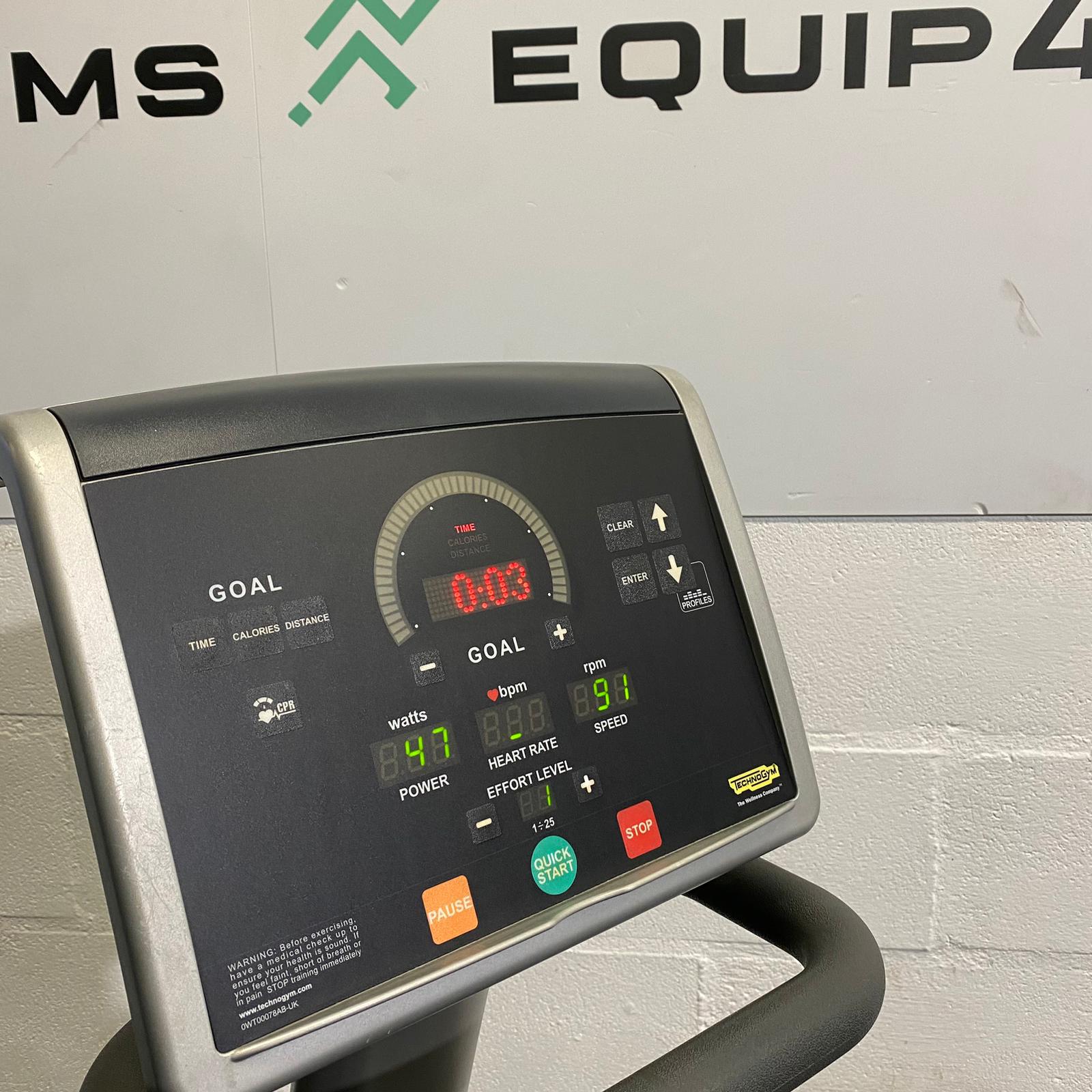 Technogym Excite 700 Recumbent Bike - Image 2