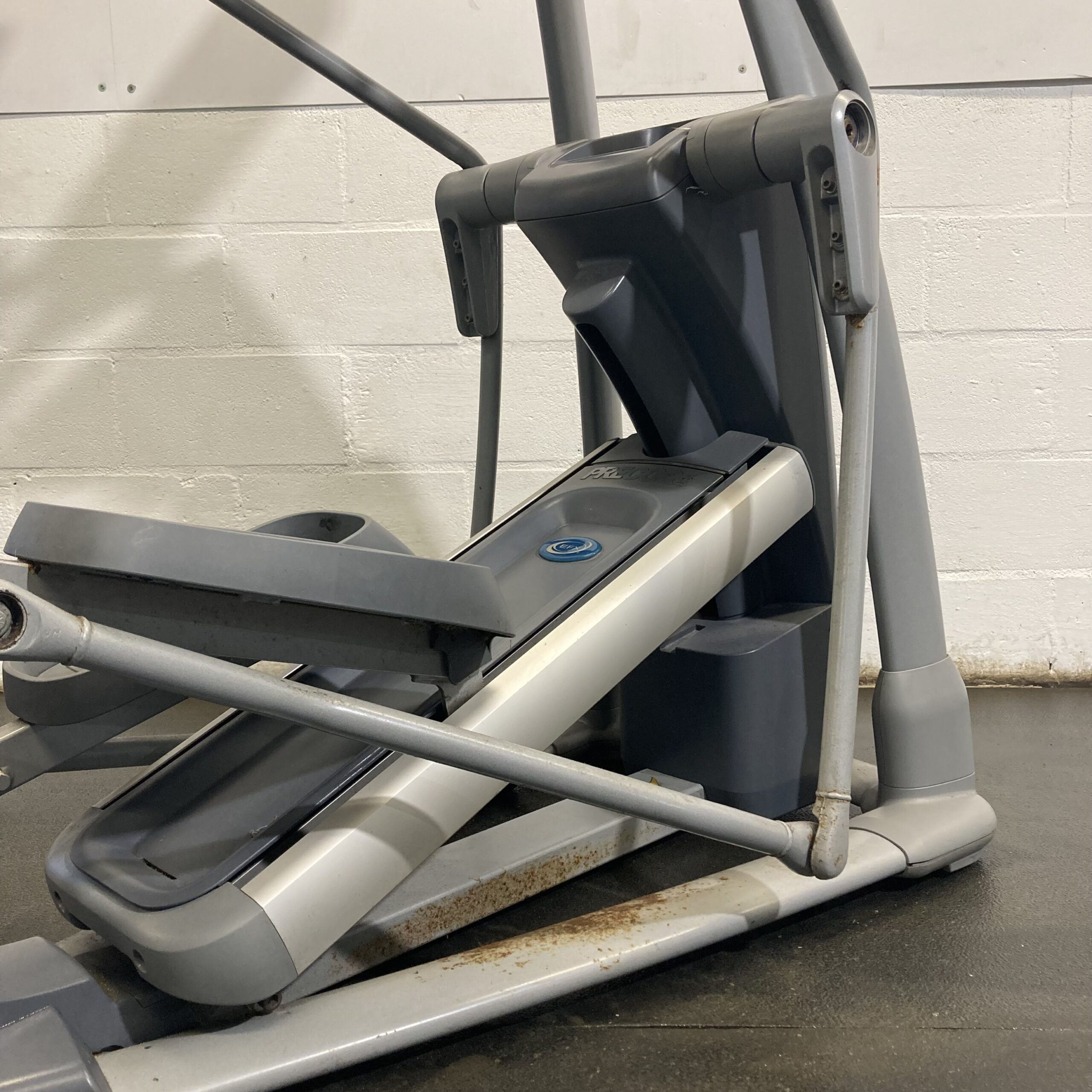 Precor EFX 576i Cross Trainer - Image 3
