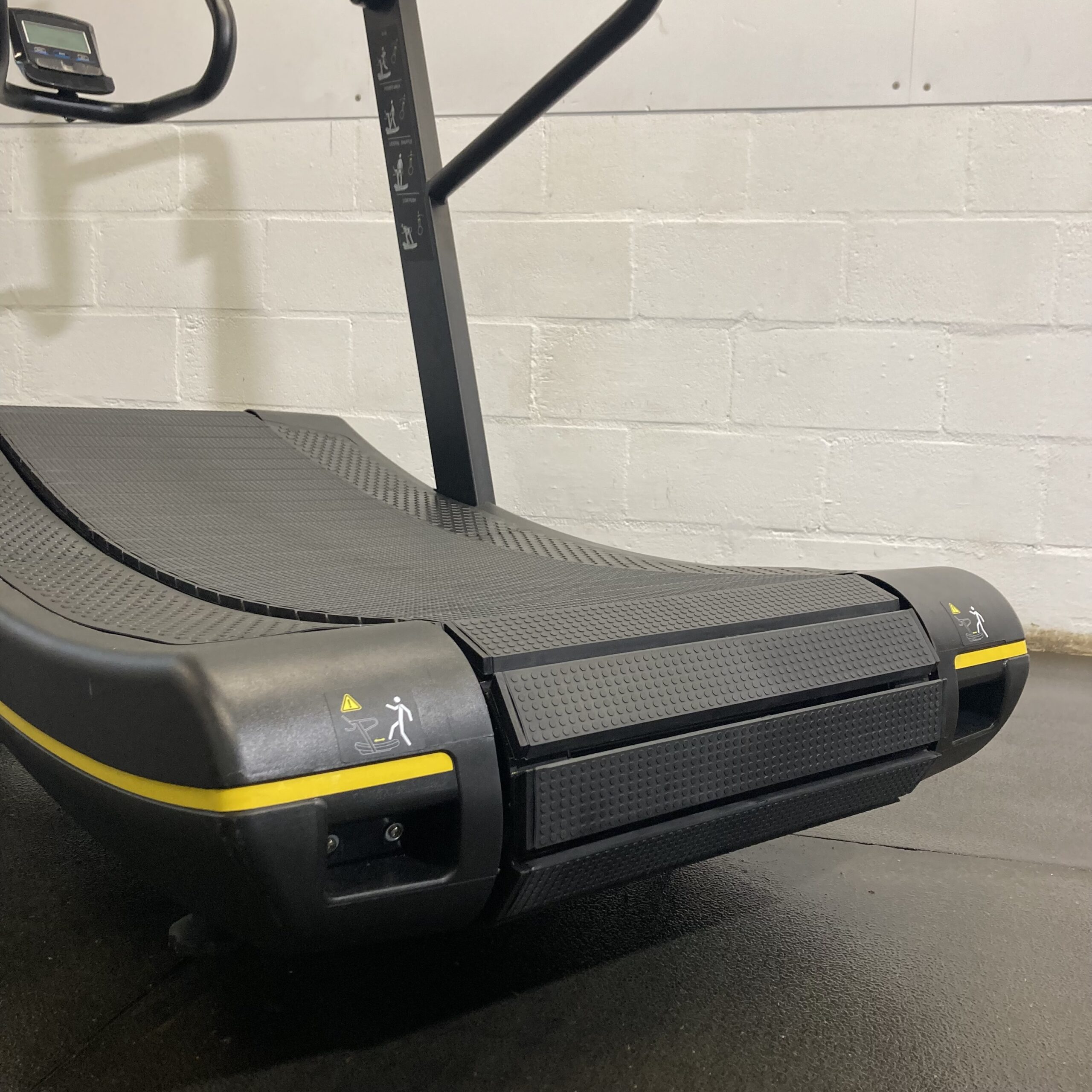 STUN HIIT Curved Treadmill( New in the box ) - Image 4