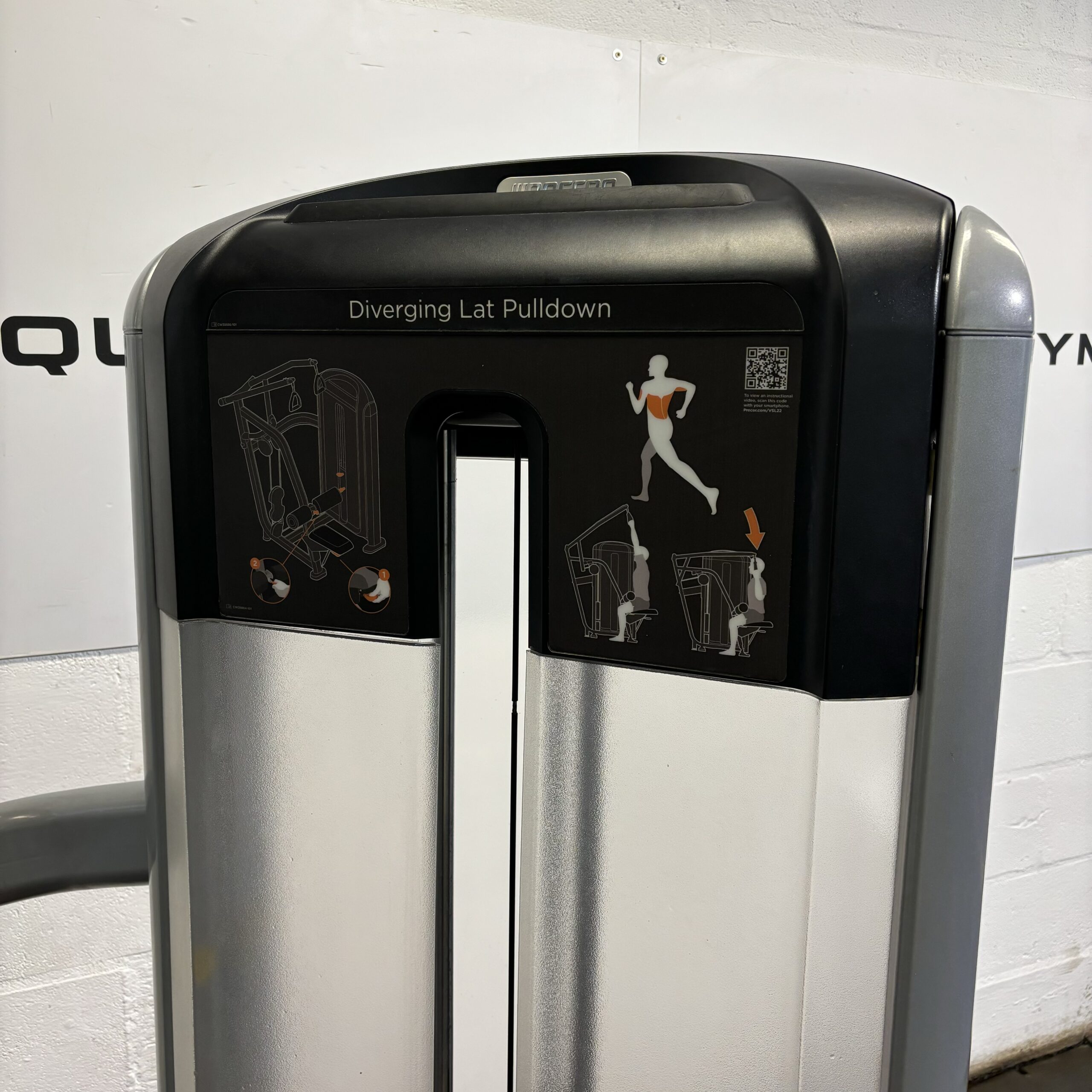 Precor Discovery Diverging Lat Pulldown - Image 3