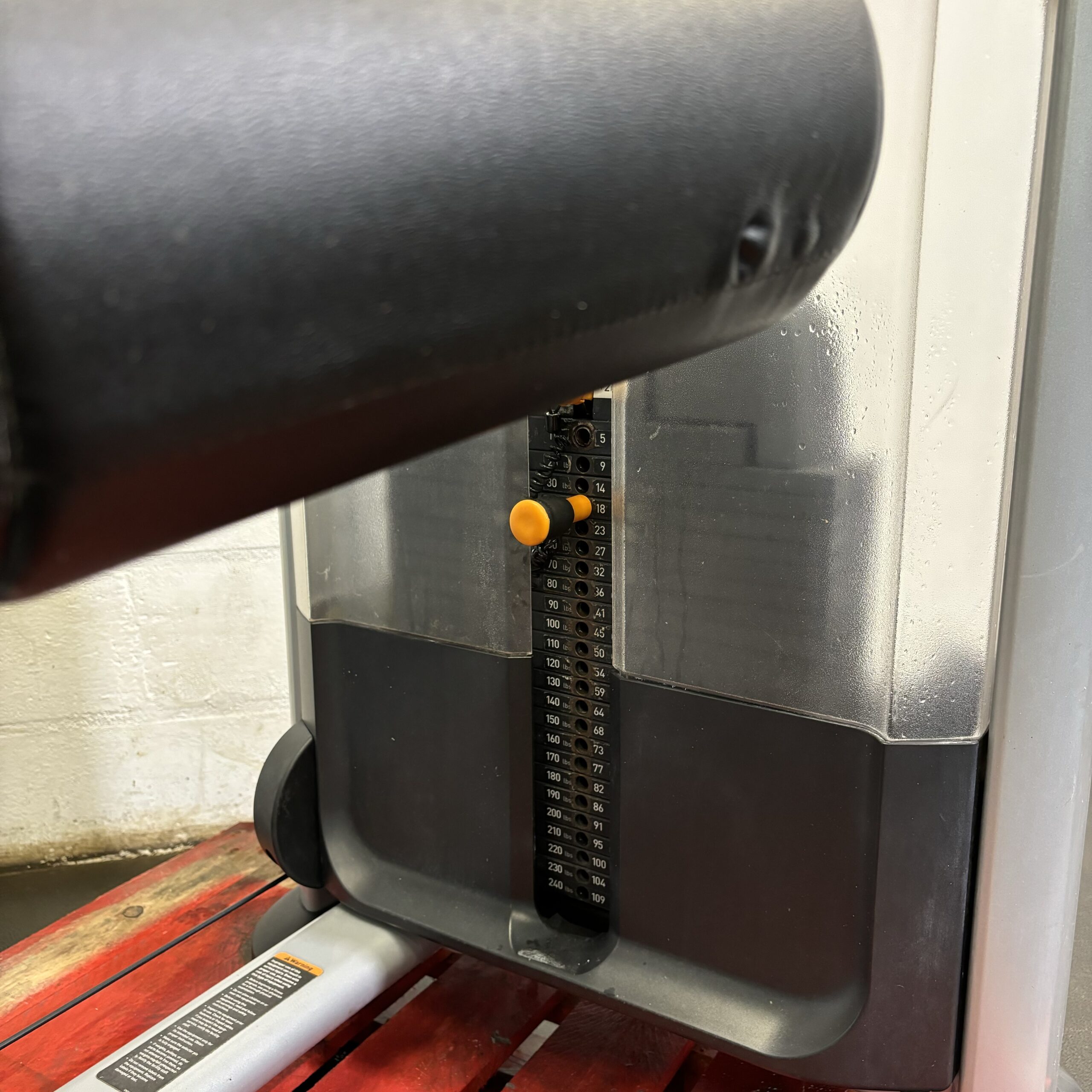 Precor Discovery Diverging Lat Pulldown - Image 4