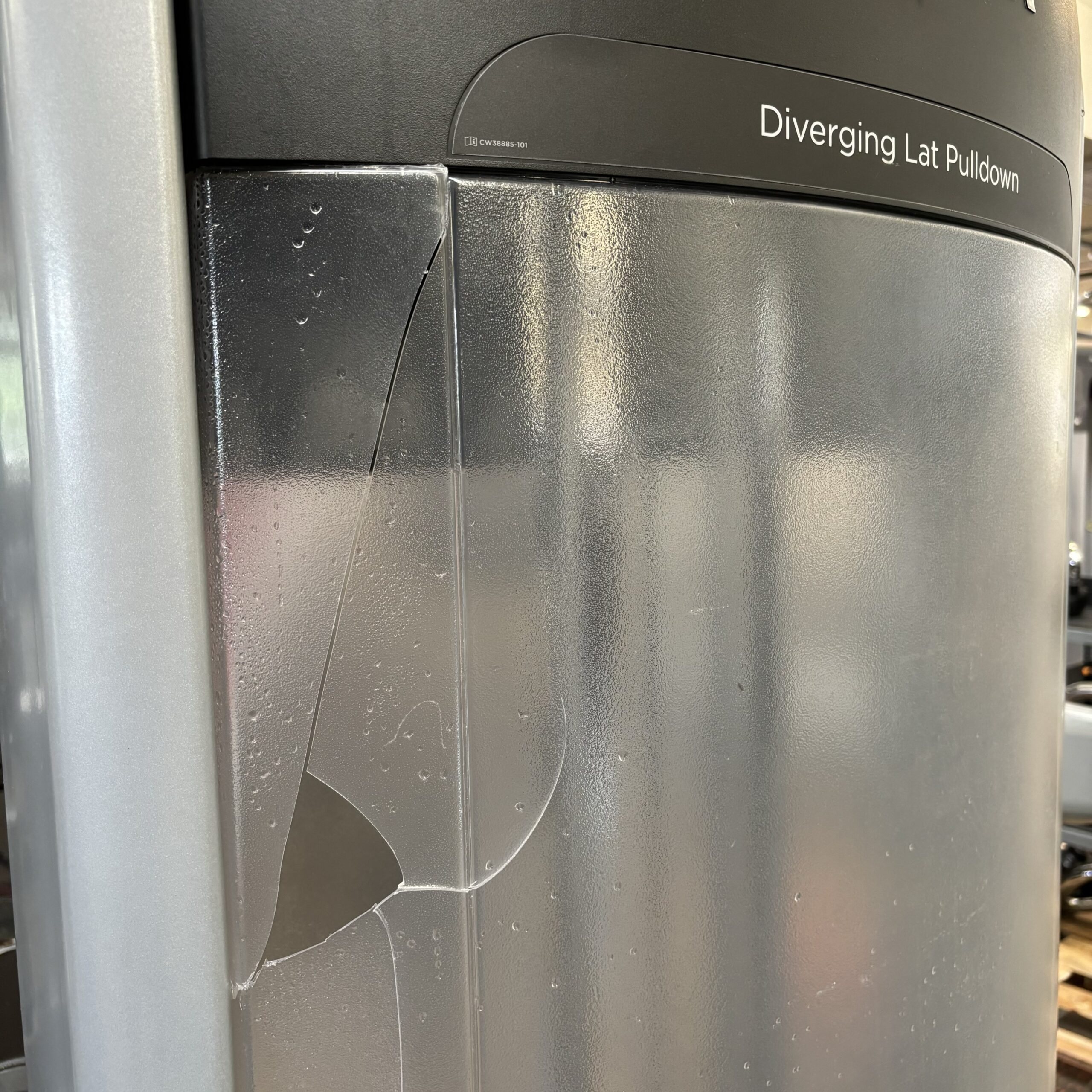 Precor Discovery Diverging Lat Pulldown - Image 6