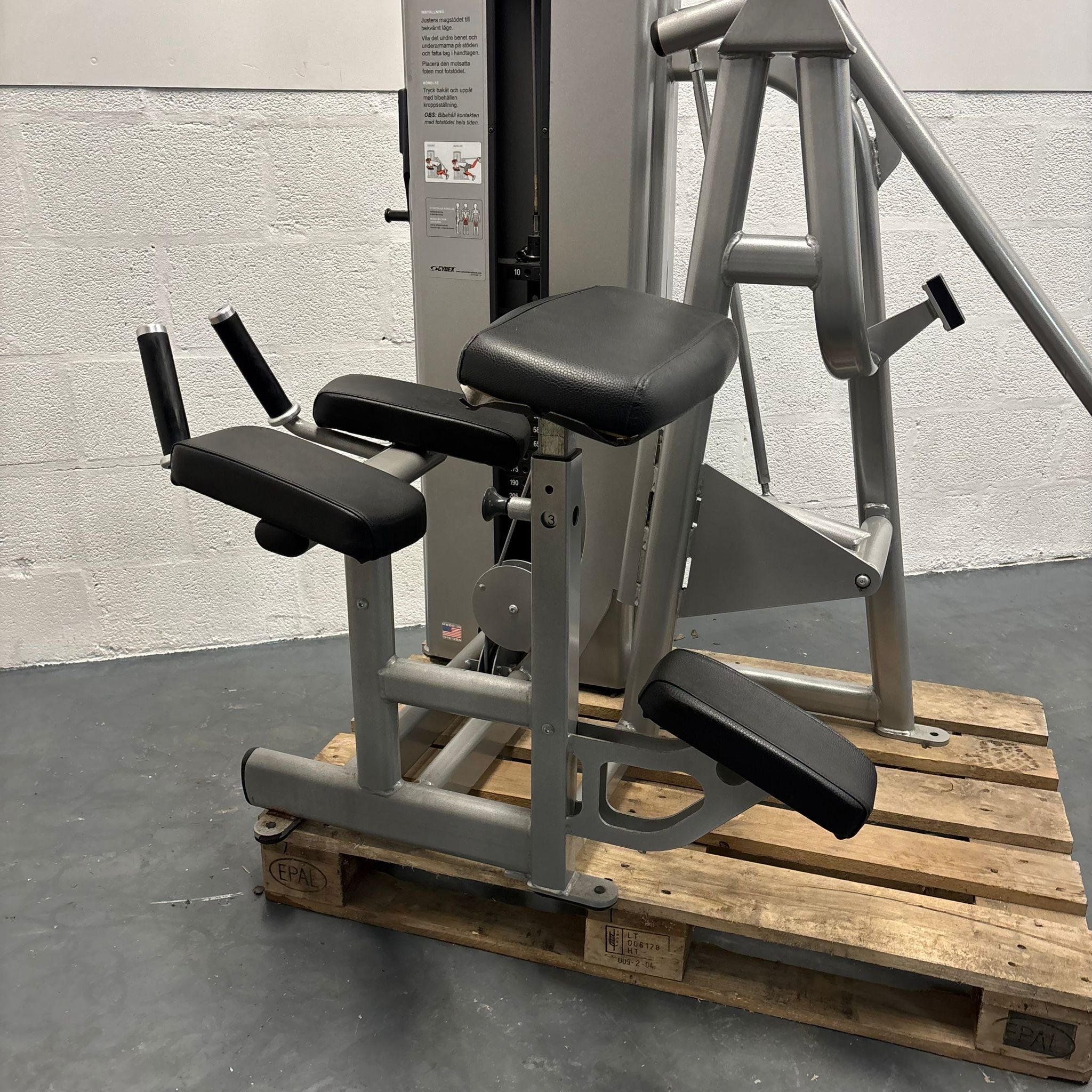 Cybex VR1 Glute Kickback - Image 4