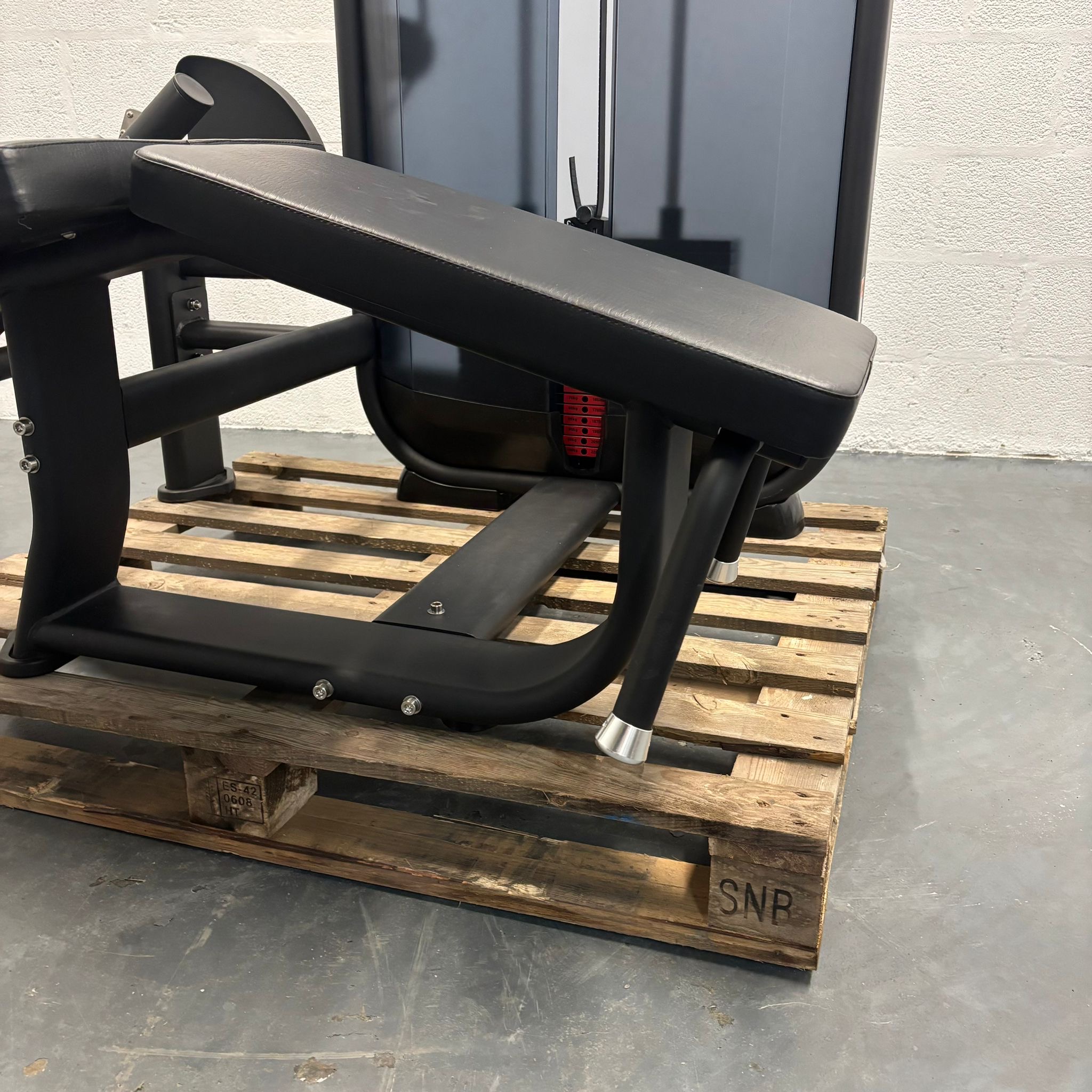 E4G Ultra Prone Leg Curl - Image 5