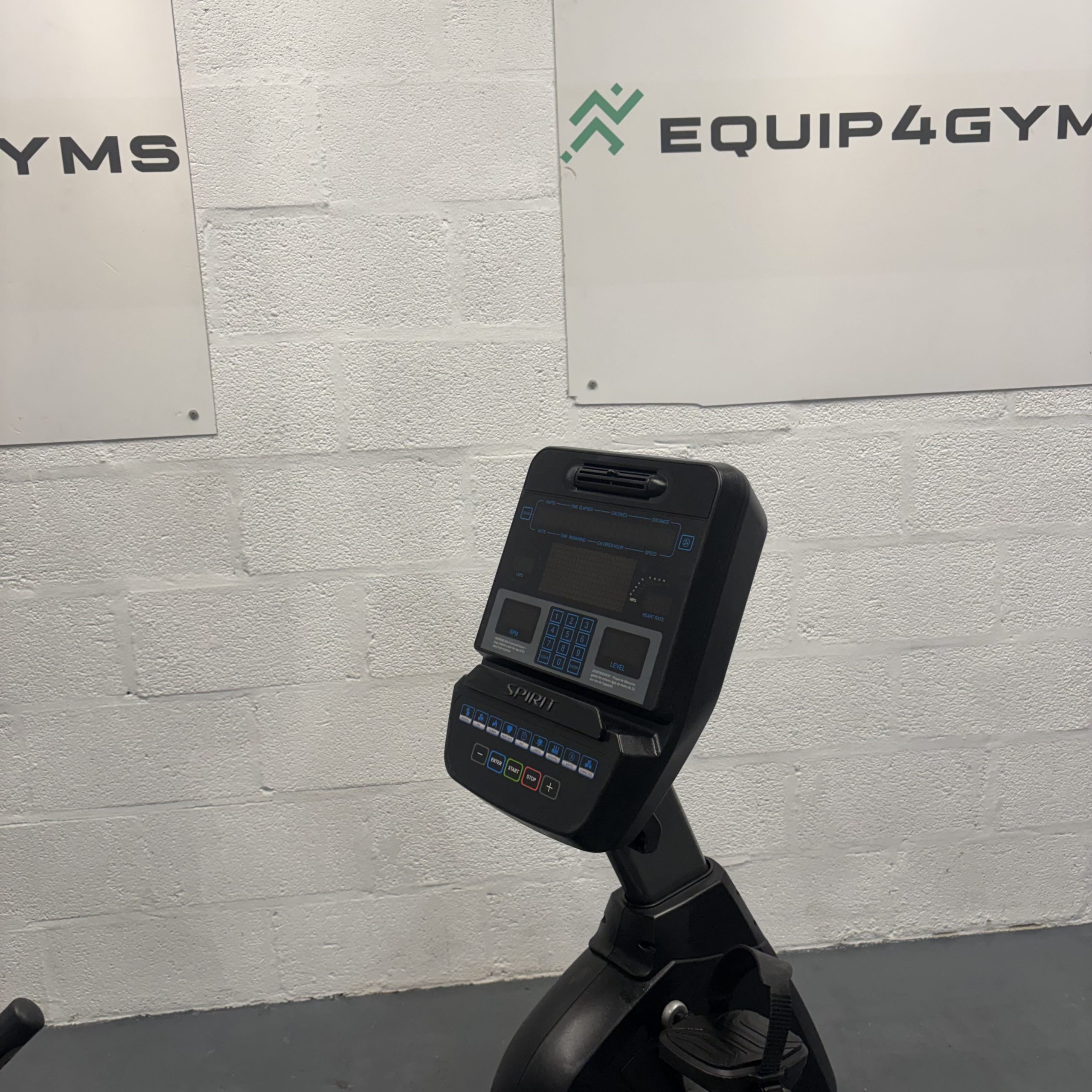 Spirit Fitness CR900 Commercial Recumbent Bike - Image 4