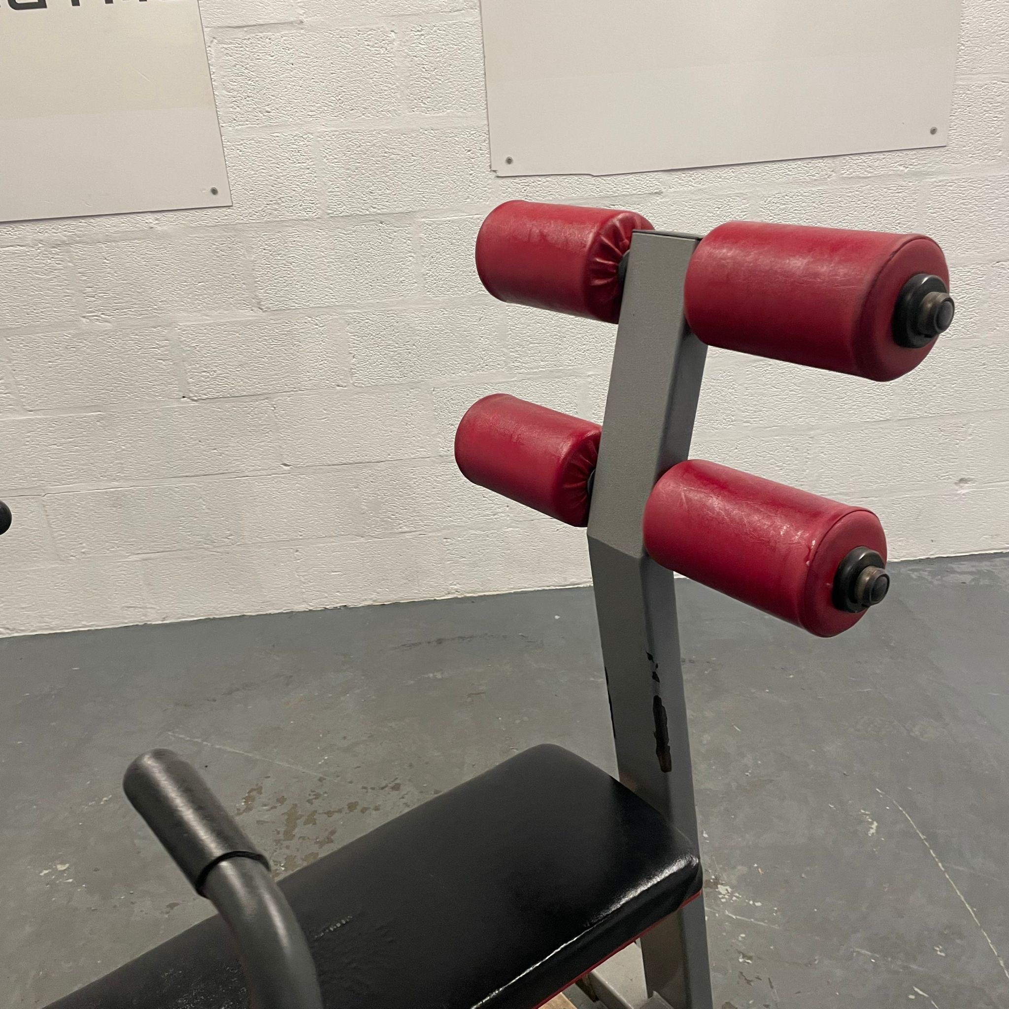 Plate Loaded Abdominal Crunch Bench - Image 4